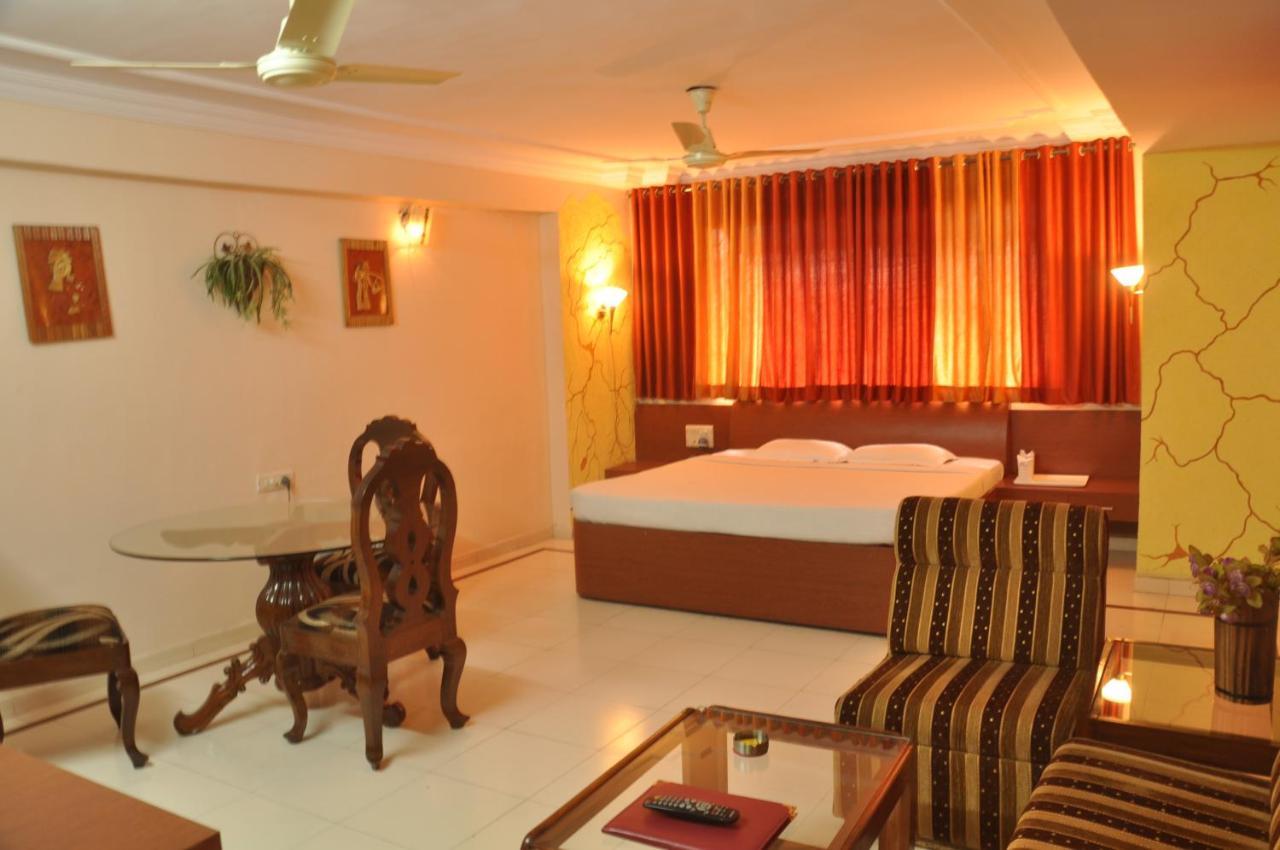 Hotel Grand Arjun Райпур Экстерьер фото