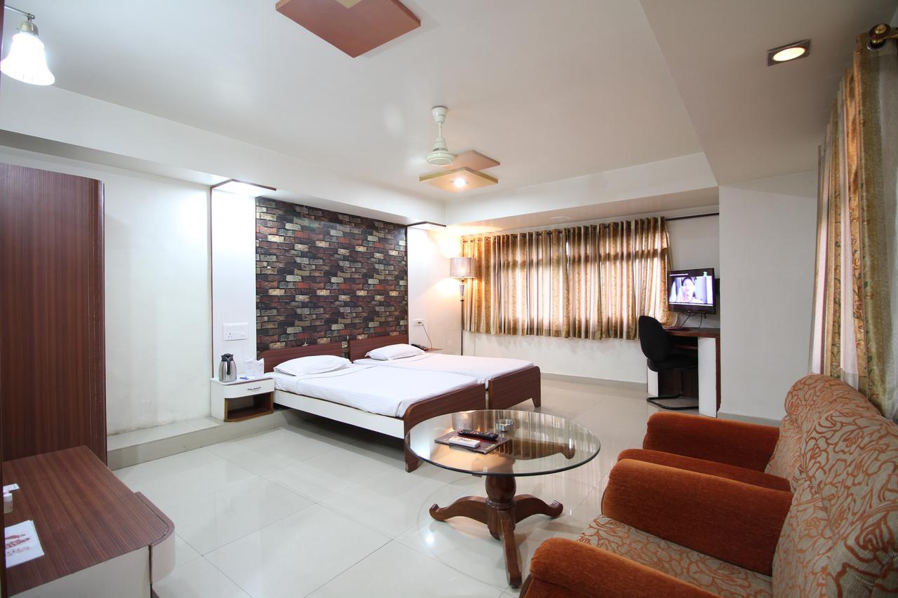 Hotel Grand Arjun Райпур Экстерьер фото